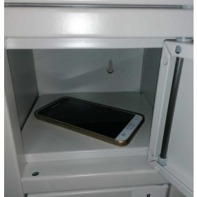 Mobileszköz töltő/megőrző szekrények